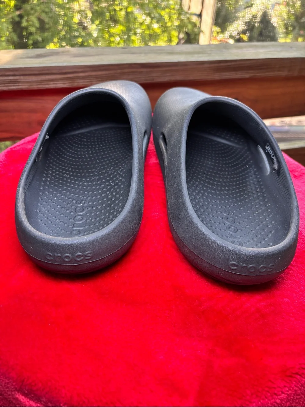 Crocs Mellow Slip On Recovery Clogs Slides Men’s 8 Women’s 10 Black Vent Window